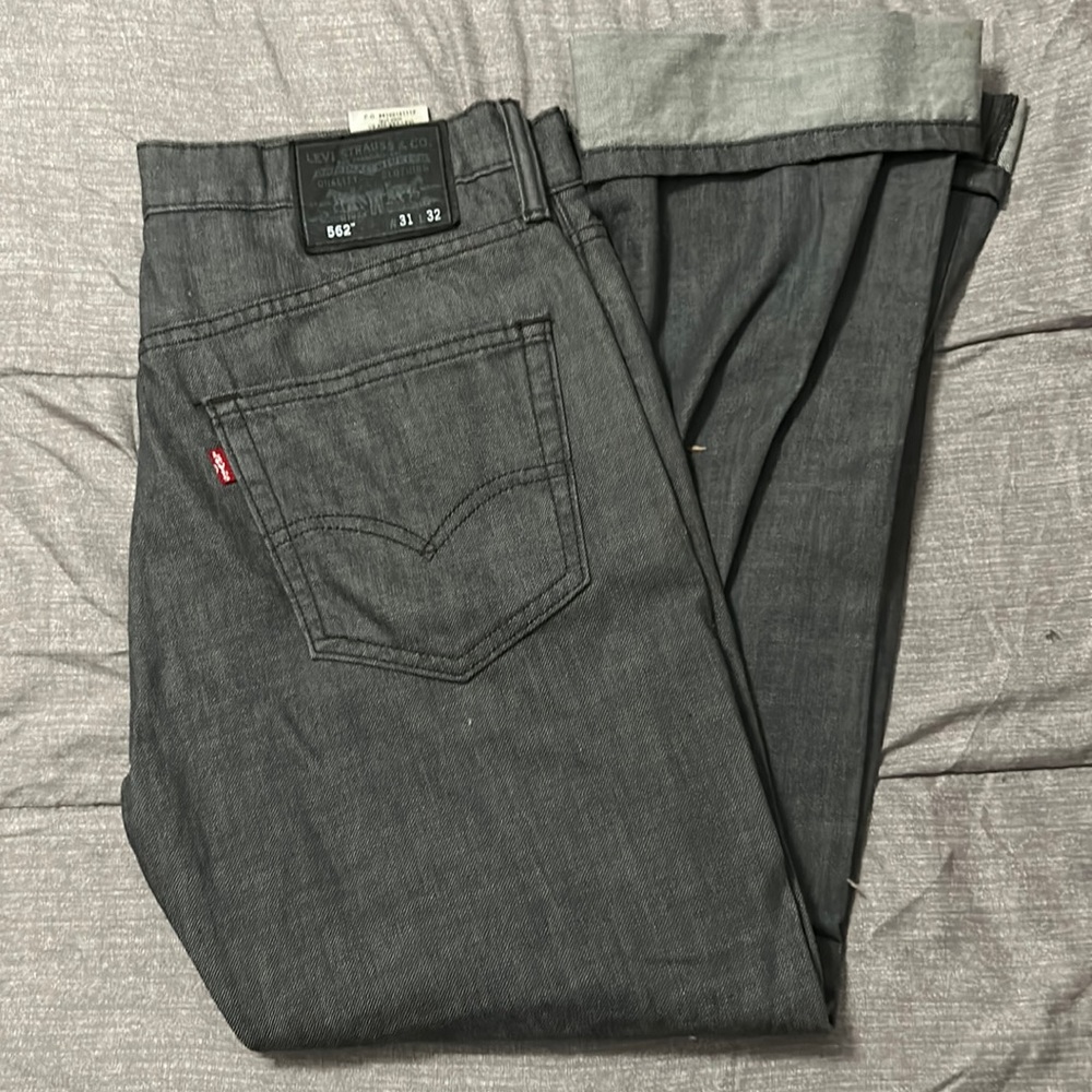562 Levi’s loose taper jeans 31x32